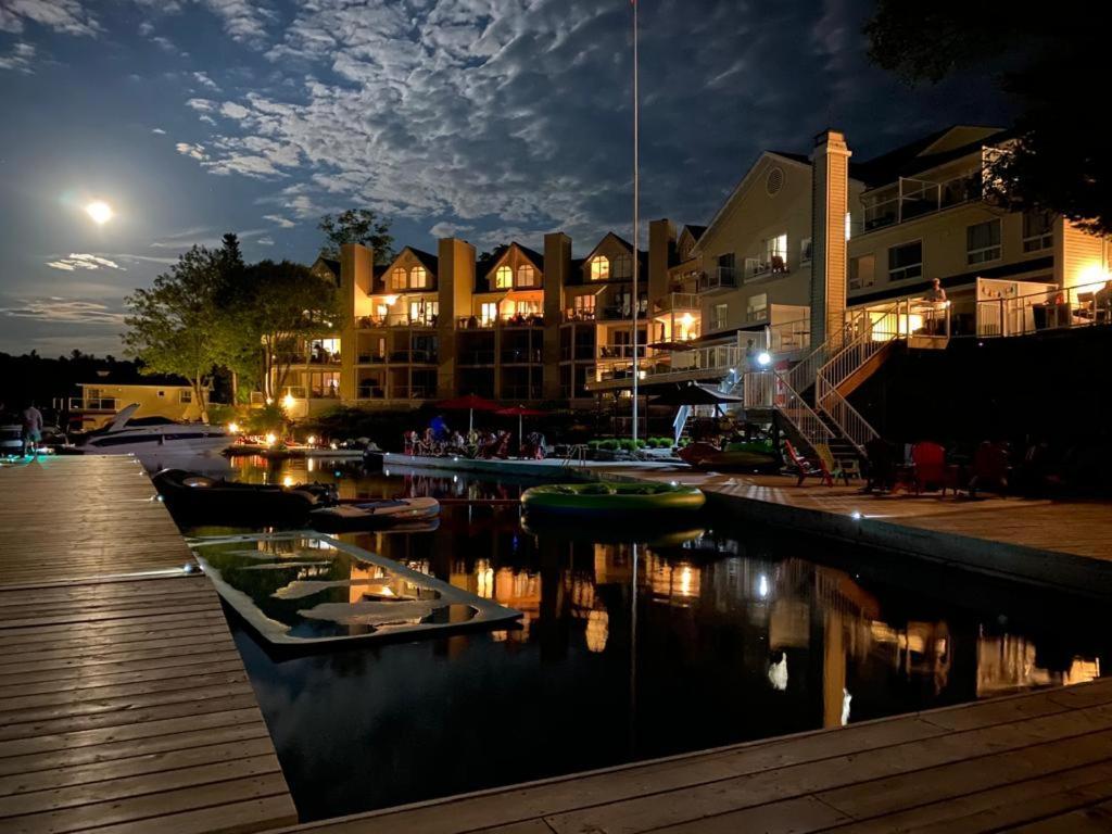 Muskoka Lakes Hotel And Resorts Порт Карлинг Екстериор снимка