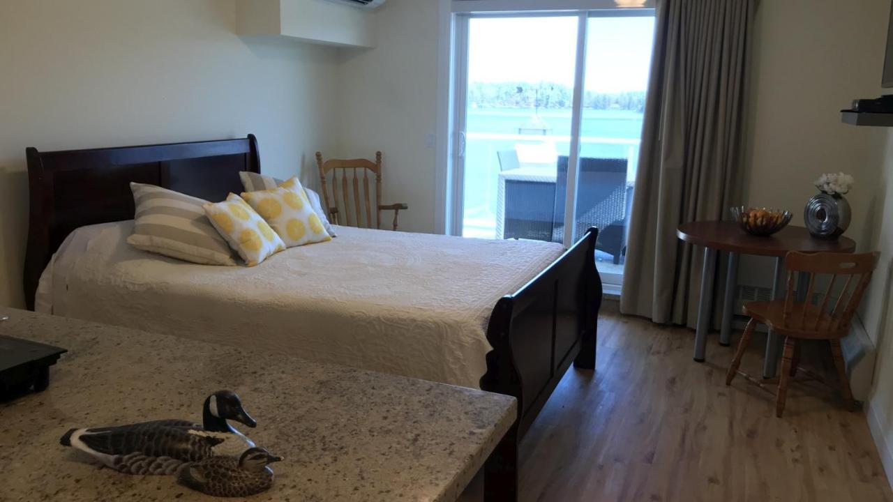 Muskoka Lakes Hotel And Resorts Порт Карлинг Екстериор снимка