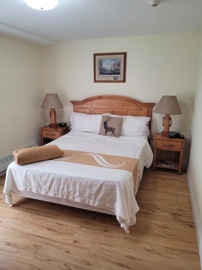Muskoka Lakes Hotel And Resorts Порт Карлинг Екстериор снимка